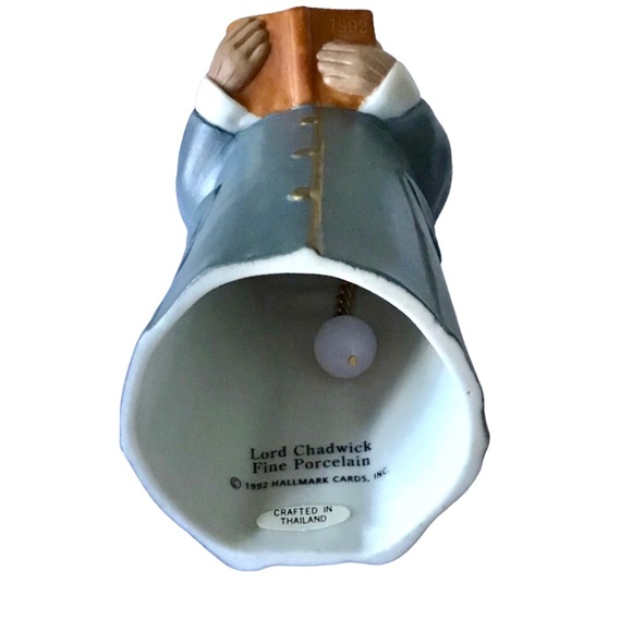 Hallmark Dickens Carolers “Lord Chadwick” Bell Christmas Ornament - Picture 4 of 7